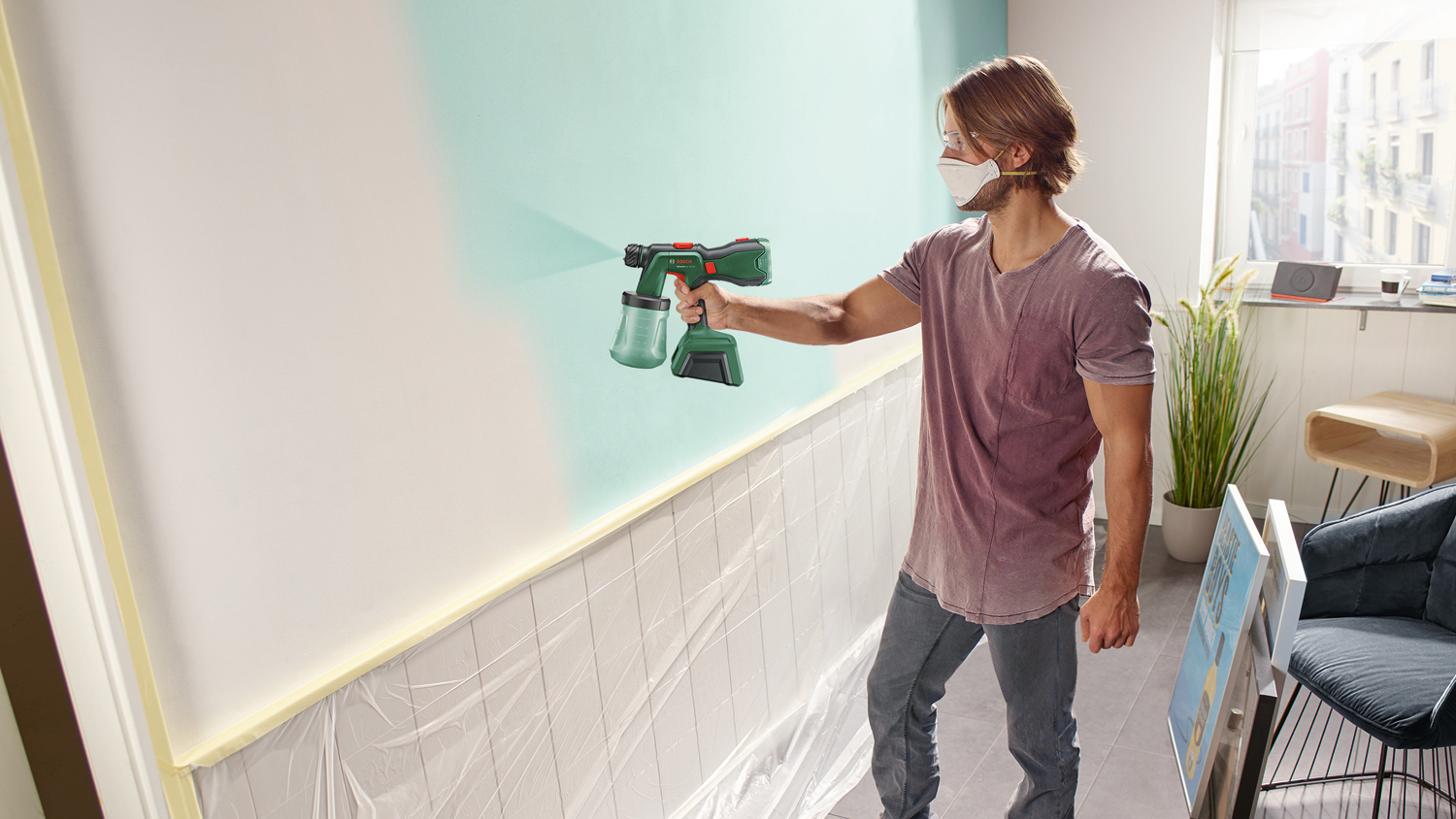 Cordless paint spray system AdvancedSpray 18V-500: even coats thanks to fine spraying