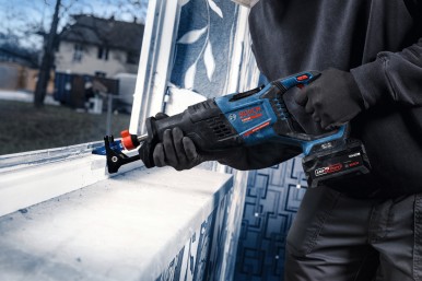 Kickback Control immediately stops the EXPERT EXSA18V-32