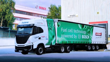 Bosch bringt ersten Wasserstoff-Truck im Werksverkehr auf die Straße