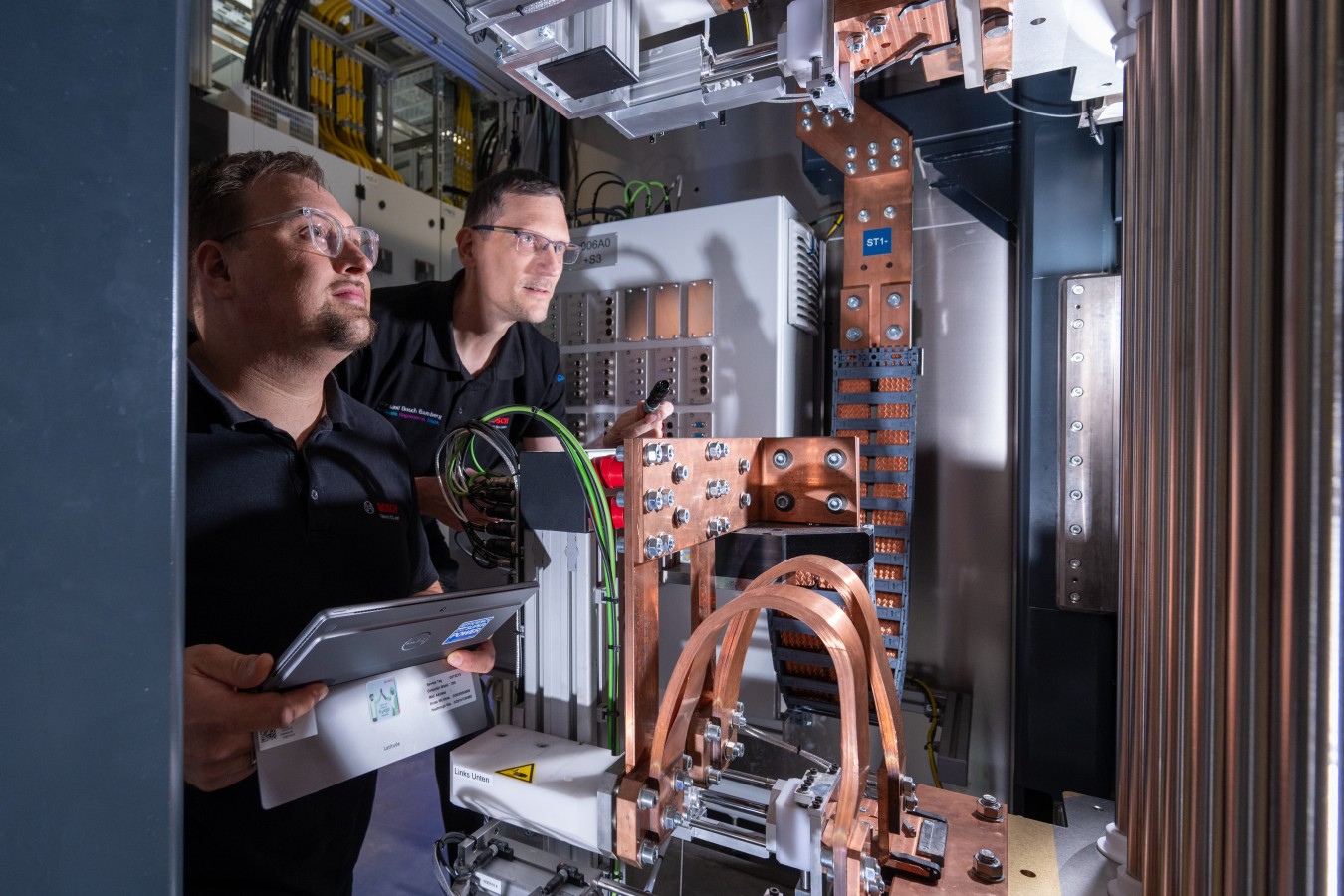 Bosch nimmt ersten eigenen Elektrolyseur mit Hybrion Elektrolyse-Stacks ...