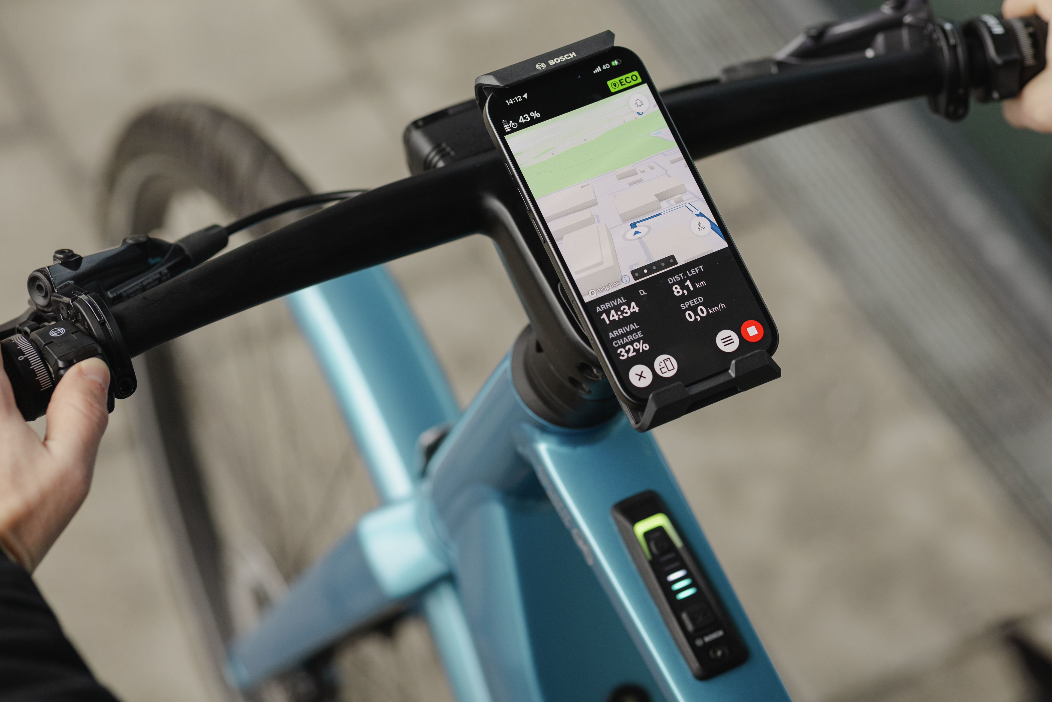 Smartphone as an eBike display in portrait view: SmartphoneGrip Vertical