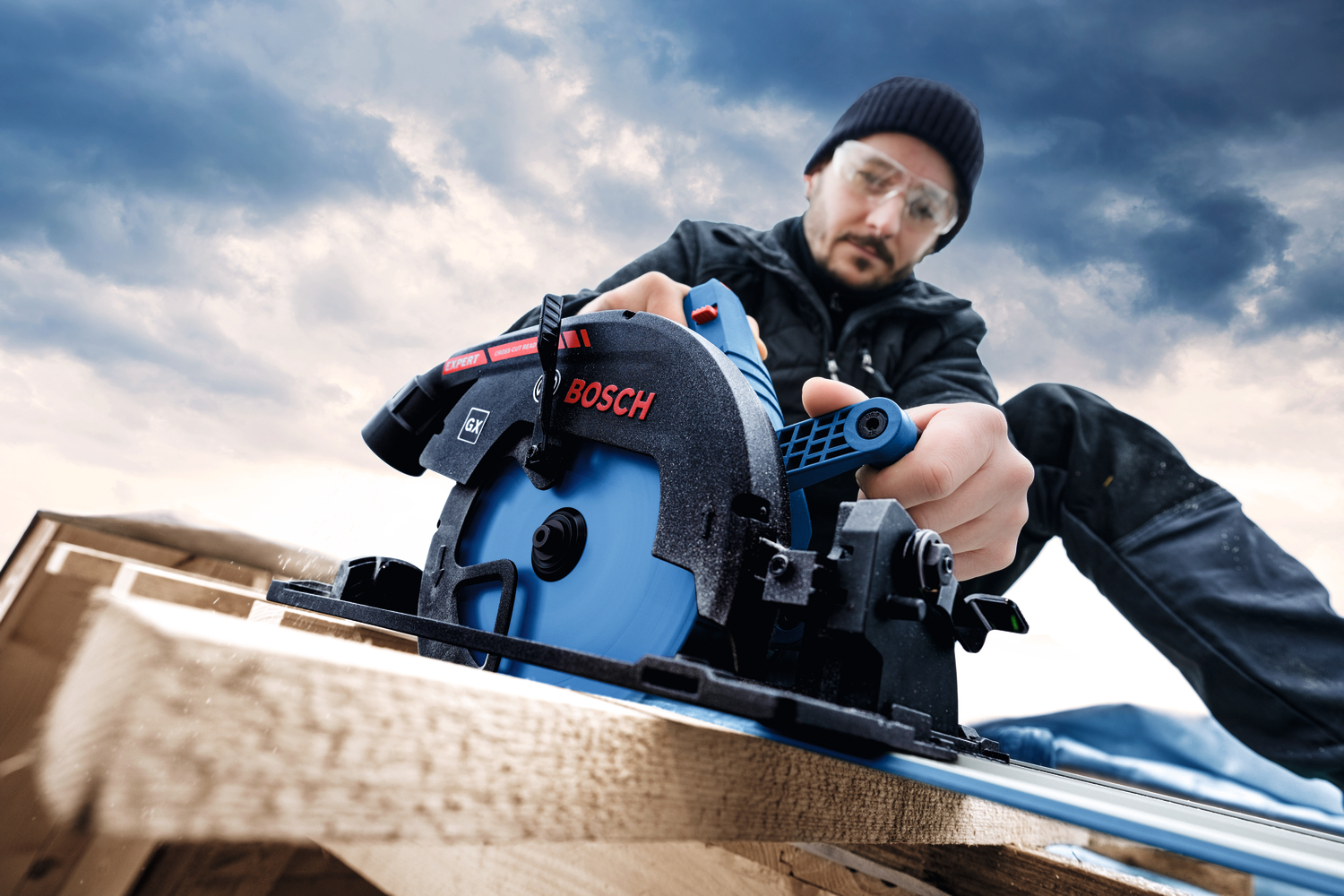 Precise Expert Saws for Demanding Professionals