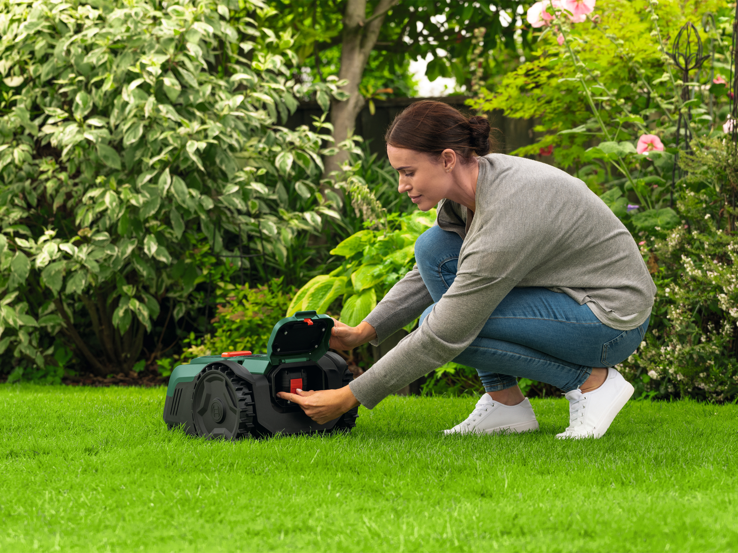 Place – Press – Mow: ready to work in up to 25 seconds