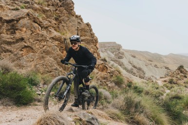 Master steep trail sections and technical uphills on the eMTB with ease 