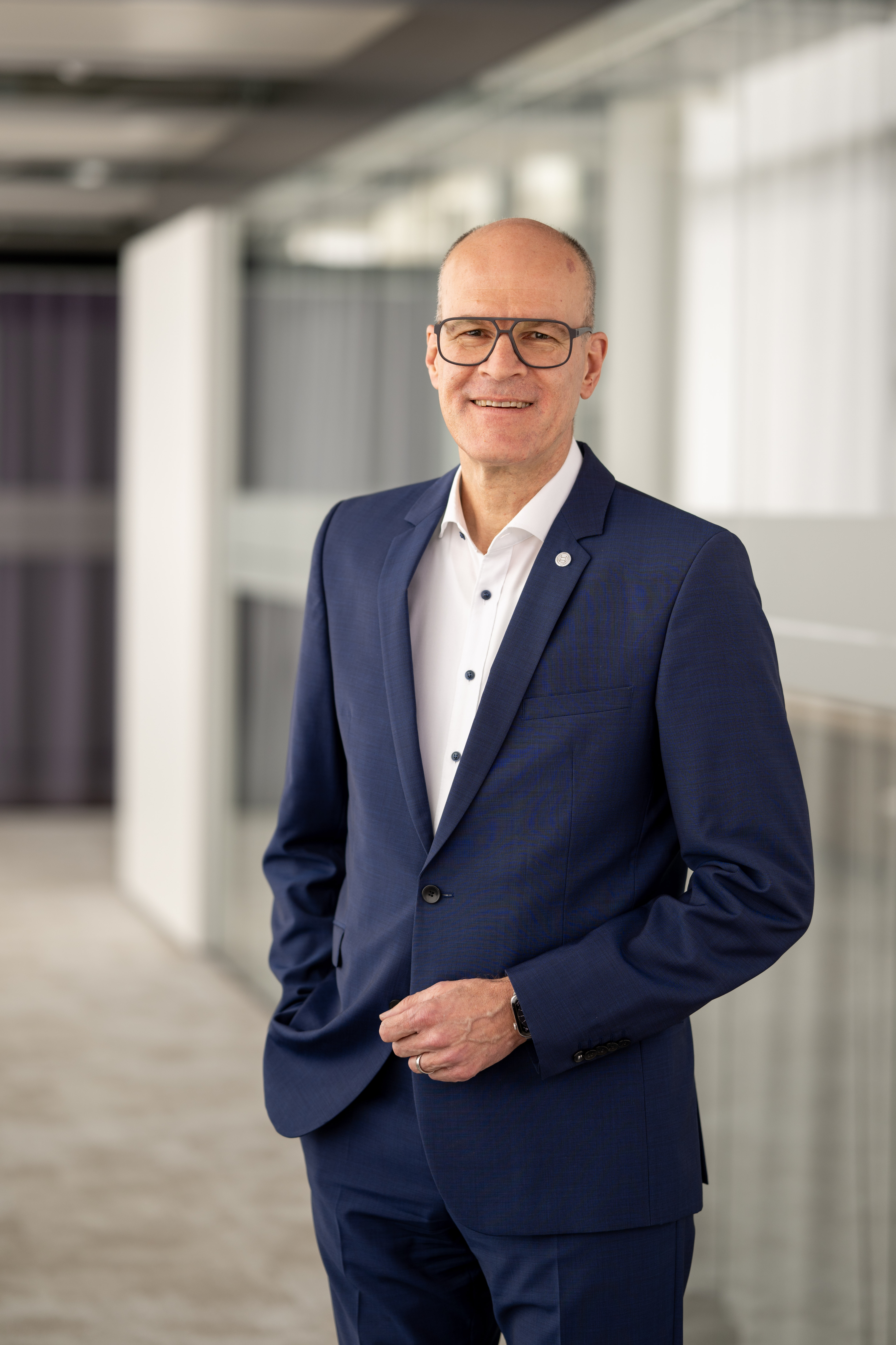 Dr. Thomas Volz