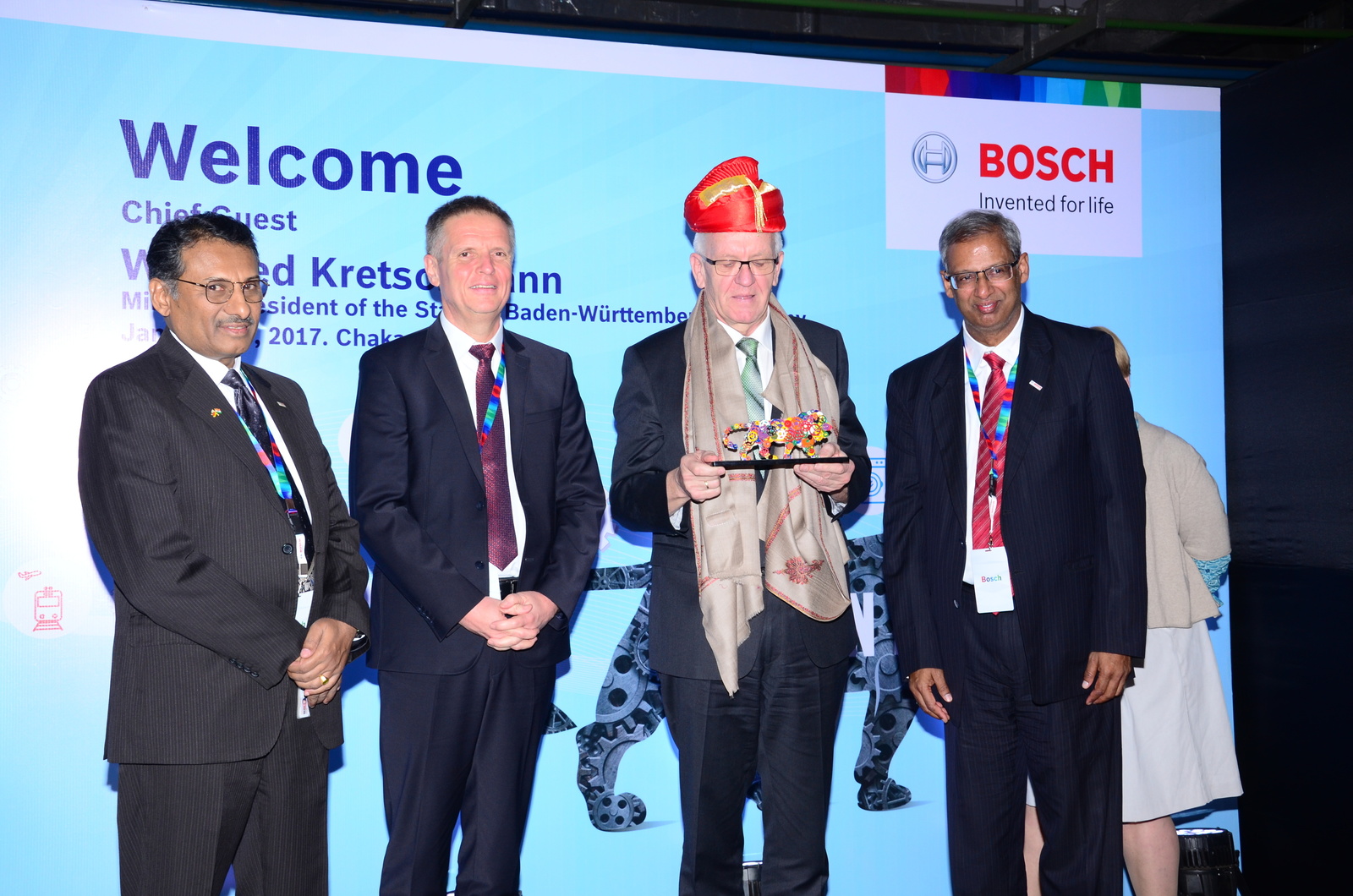 A distinguished guest: Minister-President Kretschmann visits Bosch in India