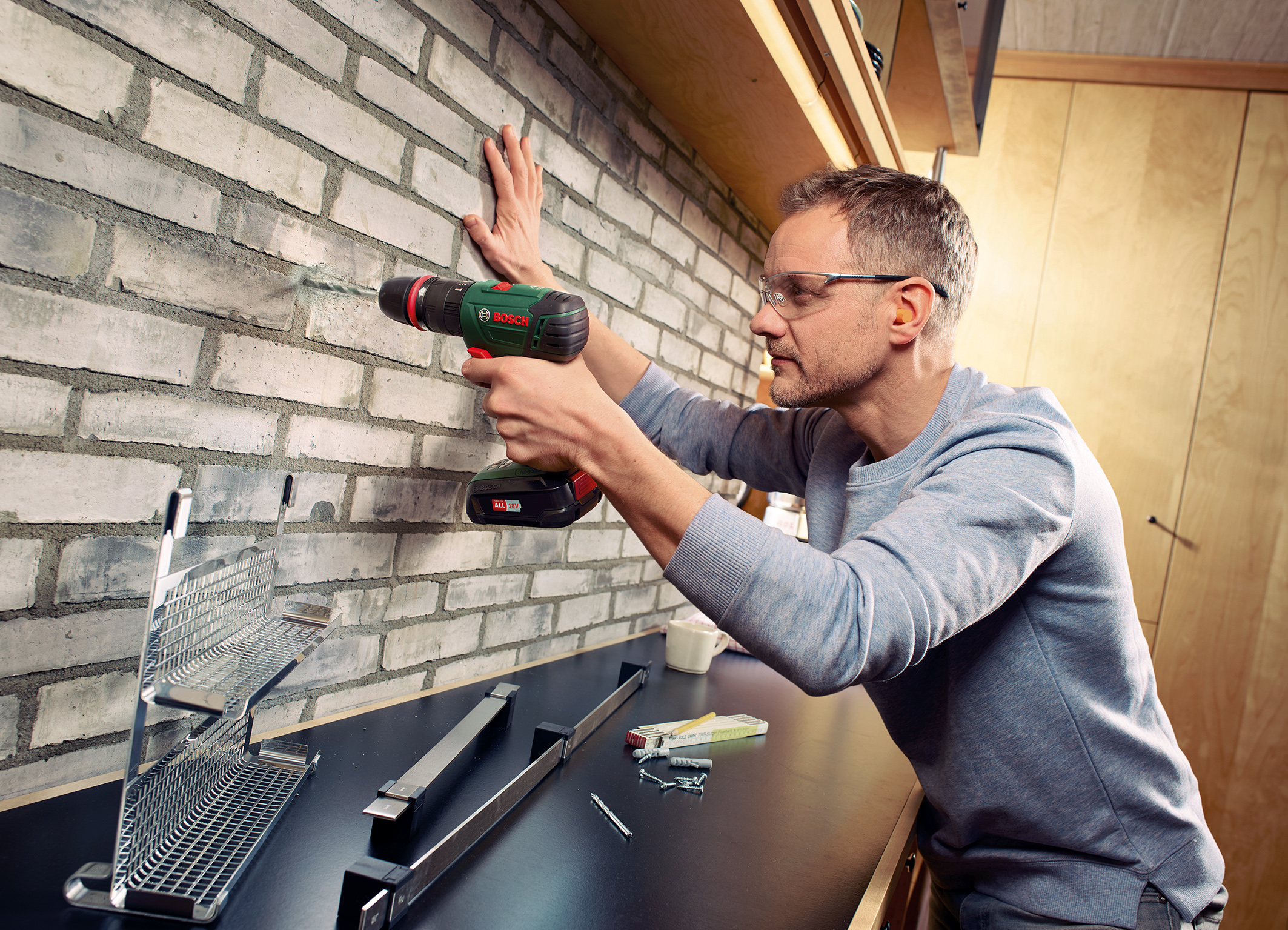 Cordless combi drill system for DIYers: Bosch AdvancedImpact 18 QuickSnap with drill chuck adapter