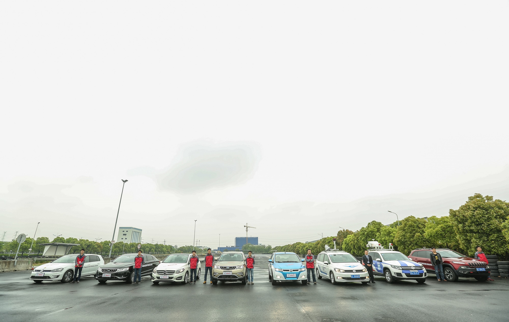 Demonstrationsfahrzeuge von Bosch und Partnern in China.