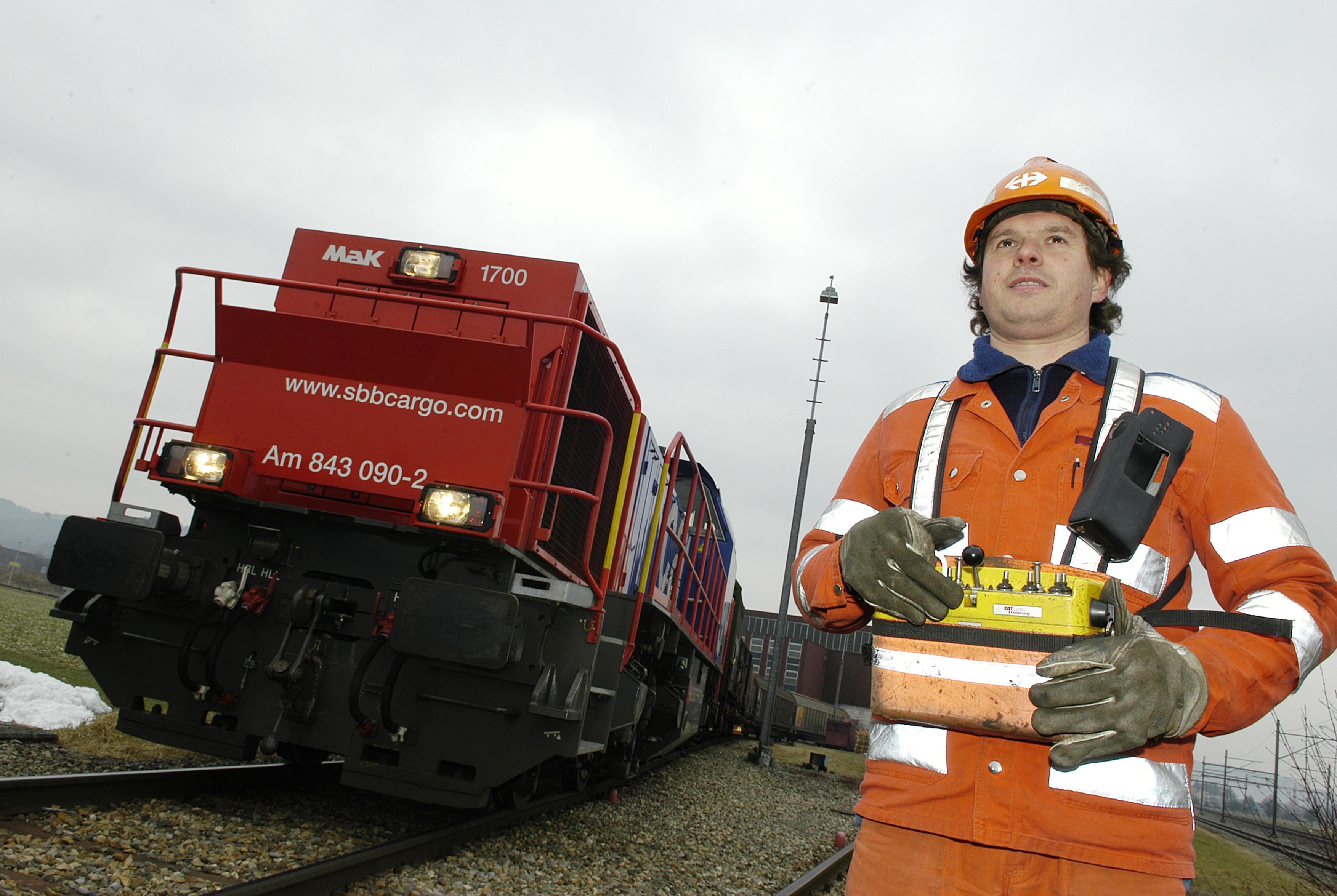 Cutting-edge sensor technology makes switching freight cars even safer and more precise