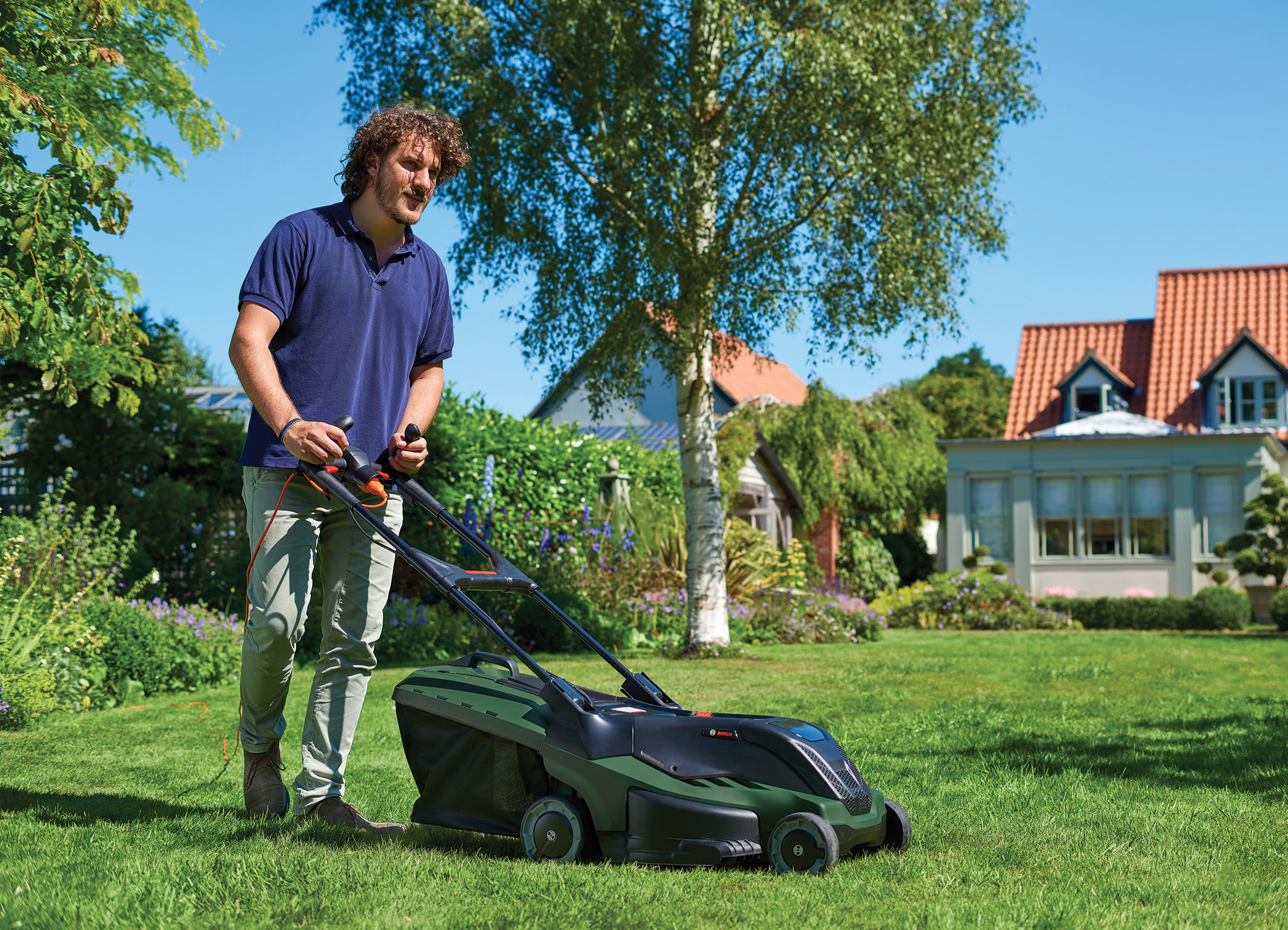 Stress-free lawn care with Bosch ProSilence: The new Rotak series from Bosch