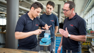 Vom Ankommen bis zum Schritt auf den Arbeitsmarkt