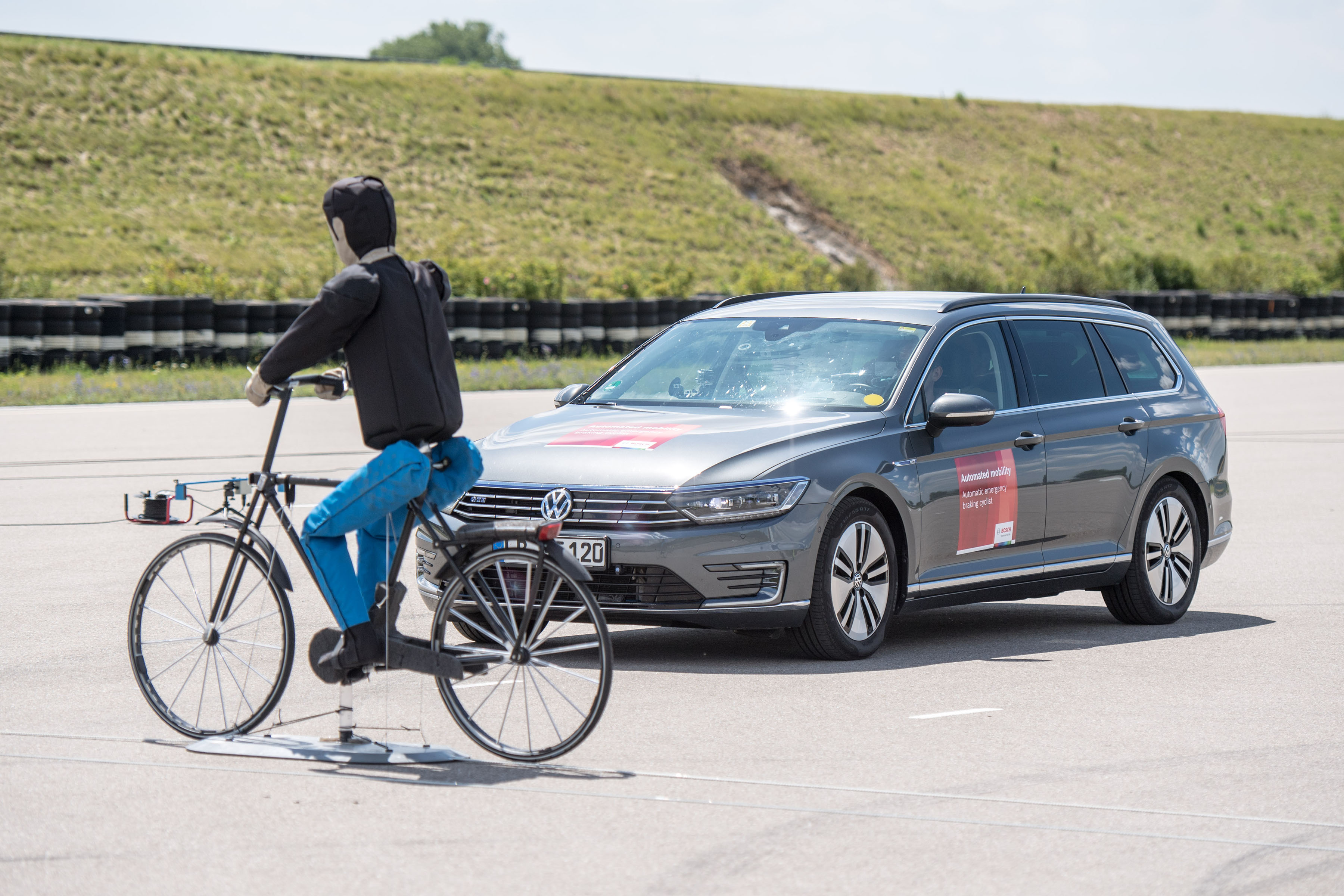 Bosch macht Stadtverkehr für Fahrradfahrer sicherer