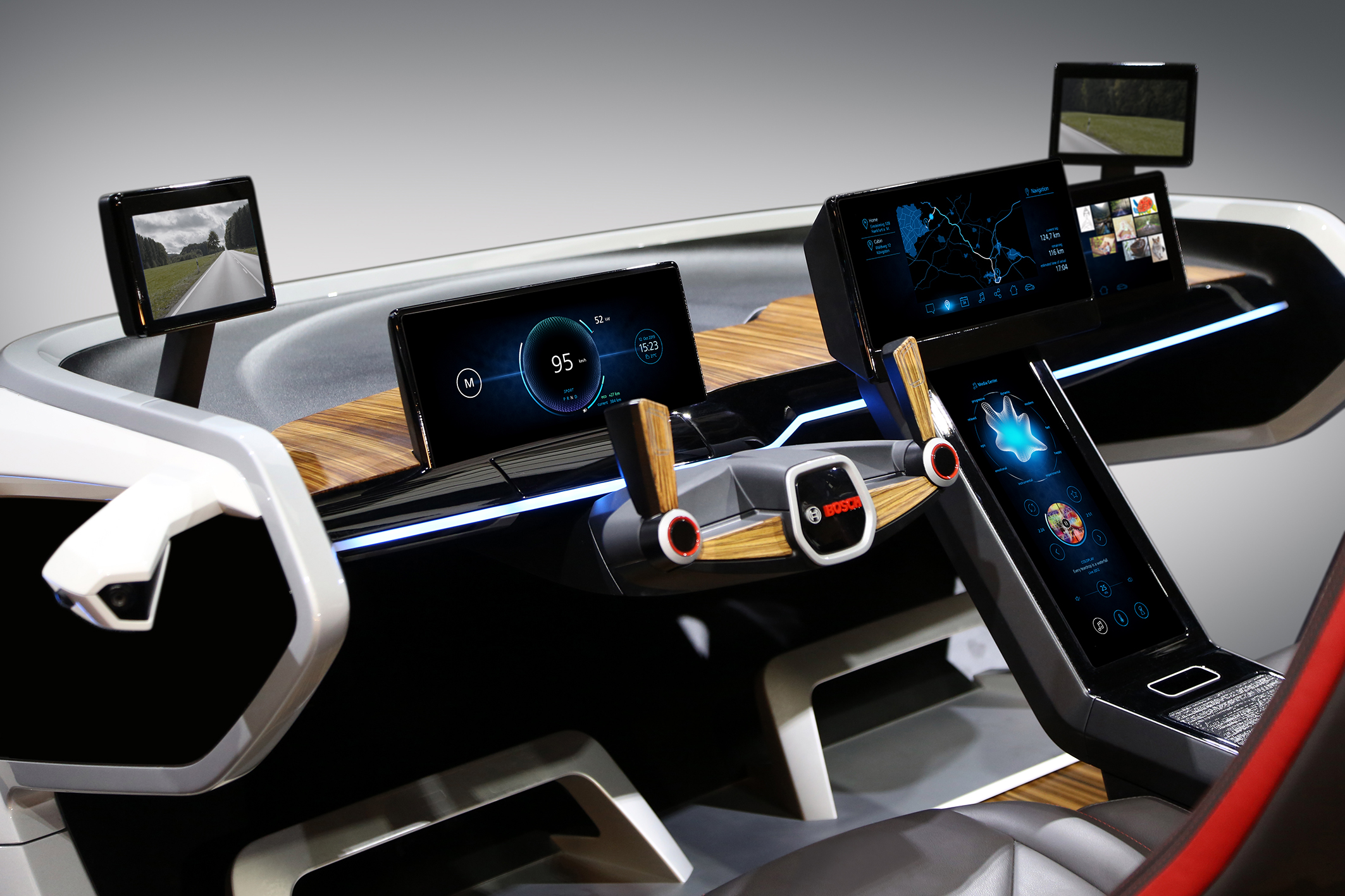 Mehr Individualität und eine einfache Bedienung – das zeigt Bosch in seinem neuen Konzeptfahrzeug.