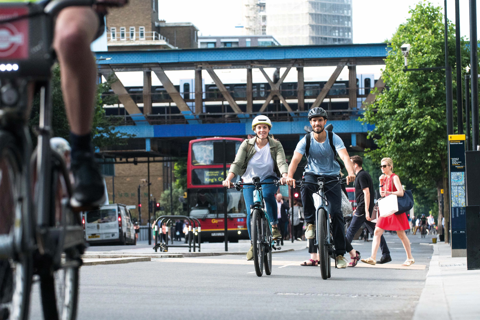 Commute to work by e-bike: fast and eco-friendly.