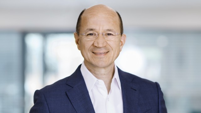 Prof. Christof Ehrhart 