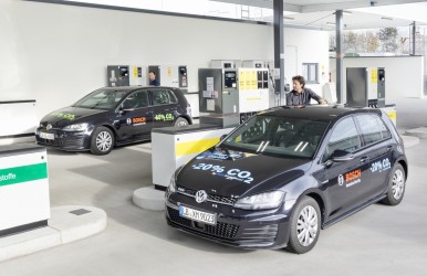 Bosch, Shell et Volkswagen mettent au point un carburant essence renouvelable ré ...