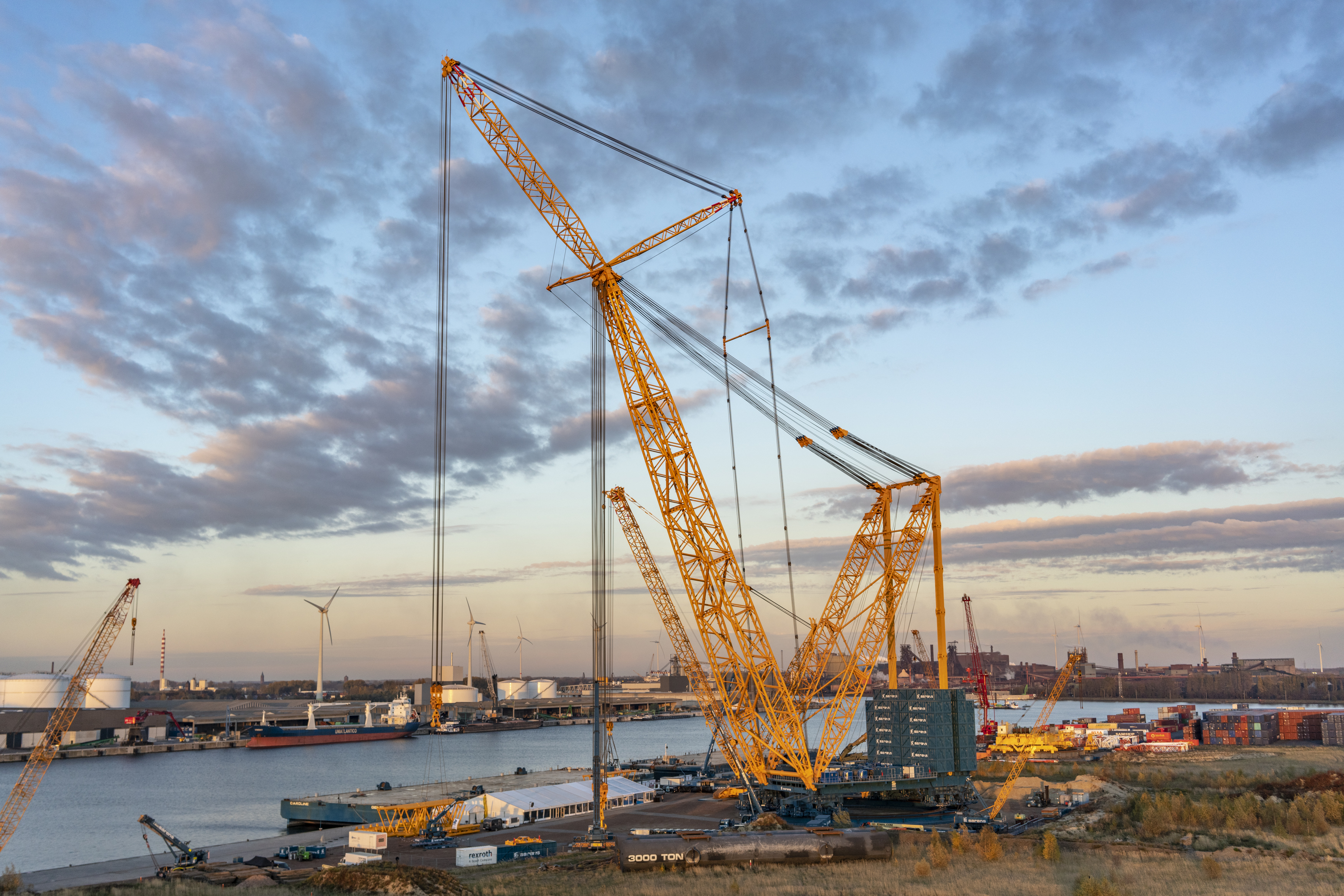 Nouvelle grue SGC-250 de Sarens