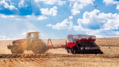 Uma solução, quatro funções: graças à solução inteligente de plantio e fertiliza ...