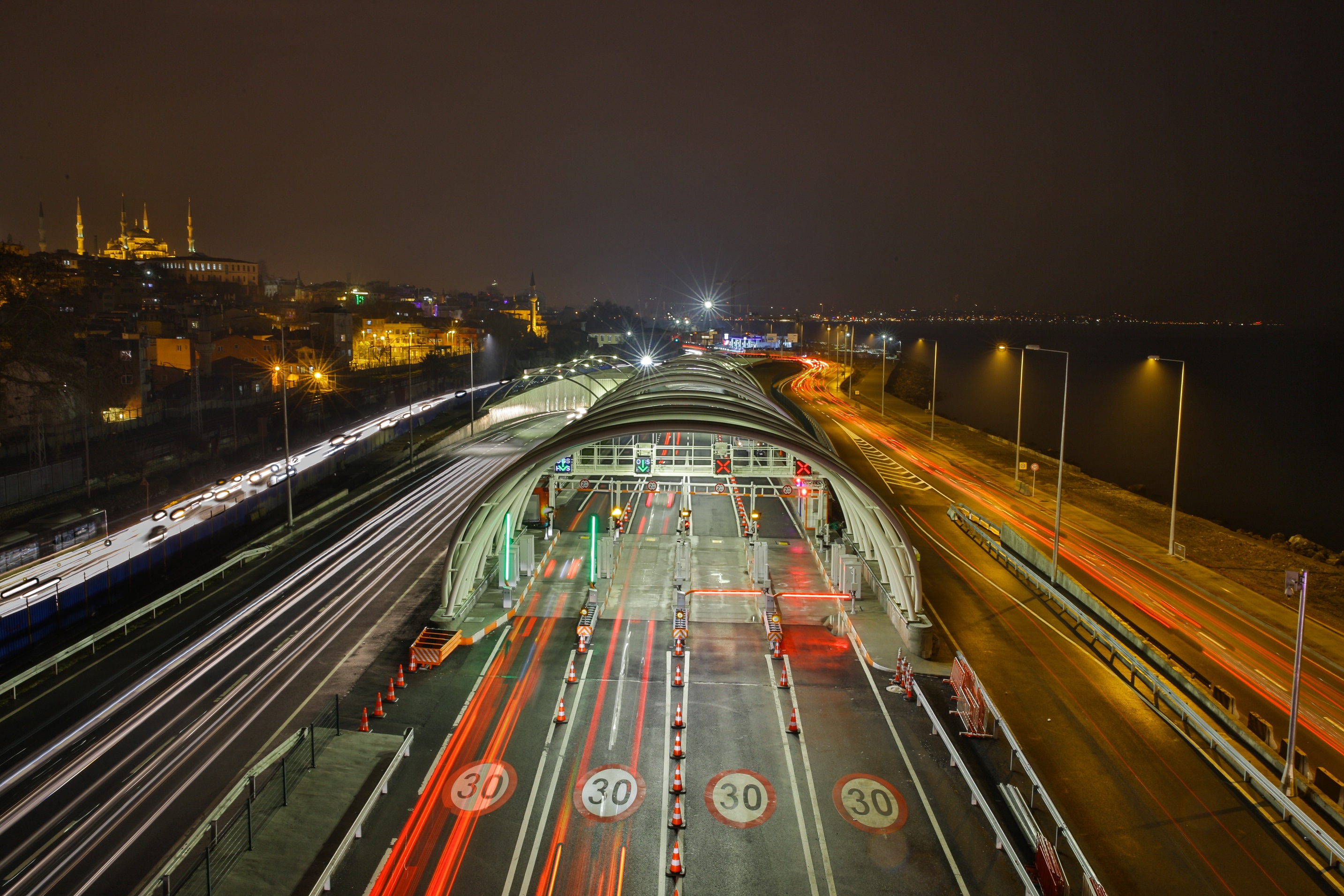 Conectando continentes Bosch implanta sistema de segurança no novo Túnel Eurásia