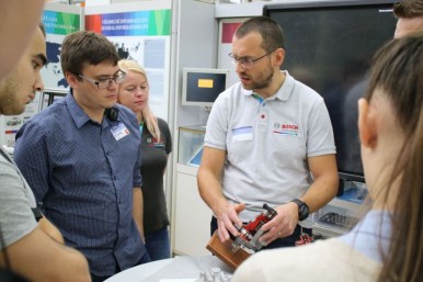 Bosch představil již pojedenácté studentům vysokých škol společnost, výrobu a mo ...