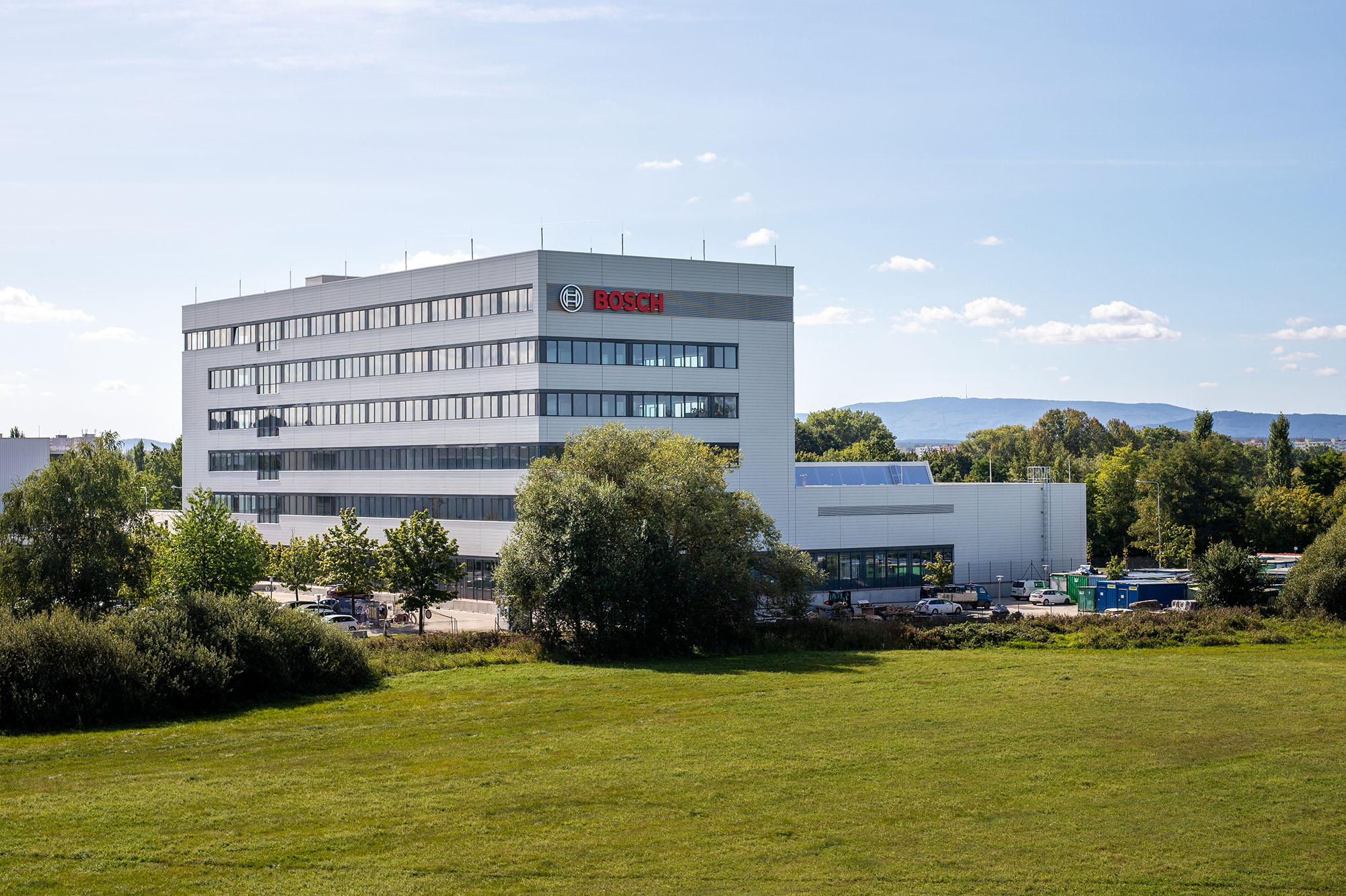 Nová budova vývojového a technologického centra v Českých Budějovicích