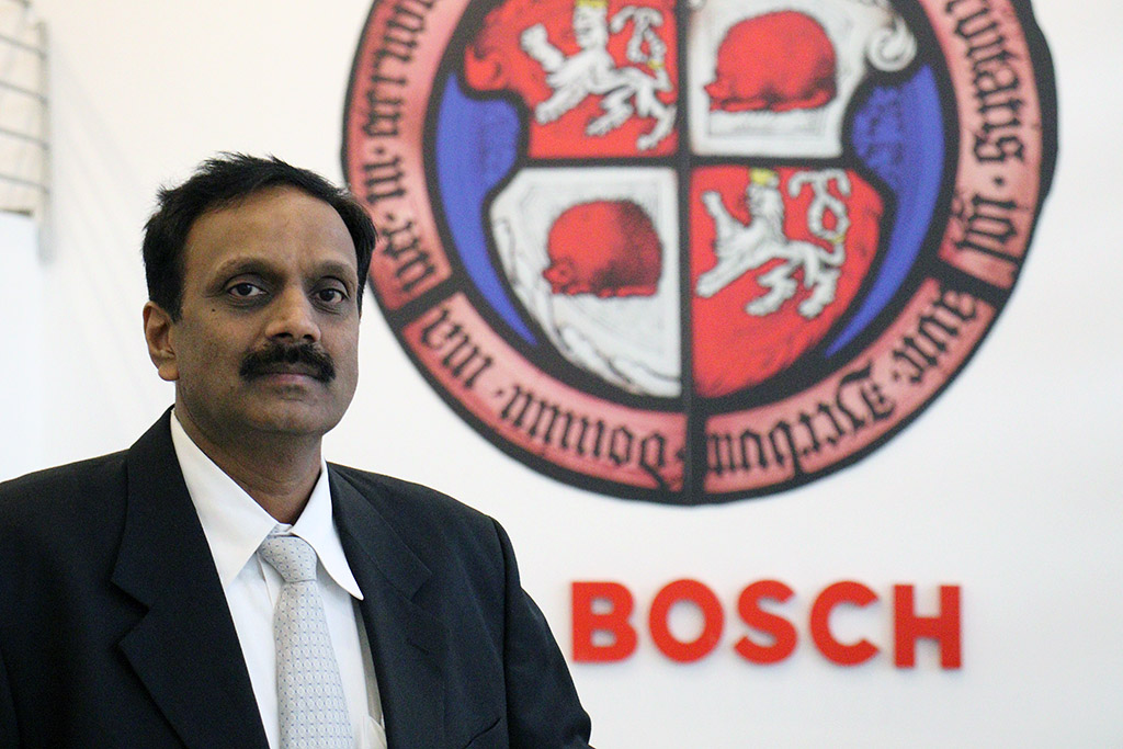 Od 1. října 2019 převzal B Rajendra funkci technického ředitele jihlavské strojírenské firmy Bosch Diesel s.r.o. 