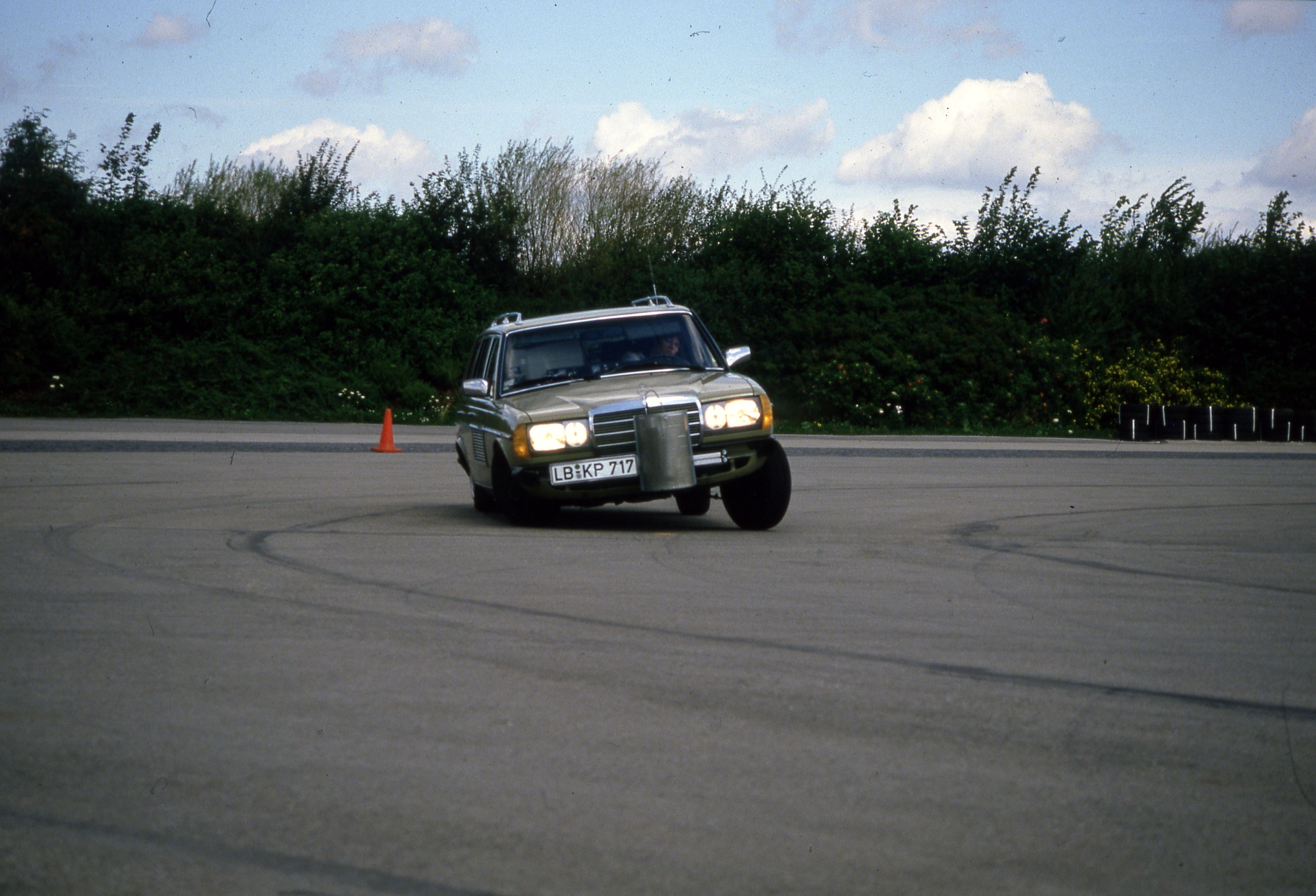 Testování ESP® na zkušební trati Schwieberdingen v roce 1984