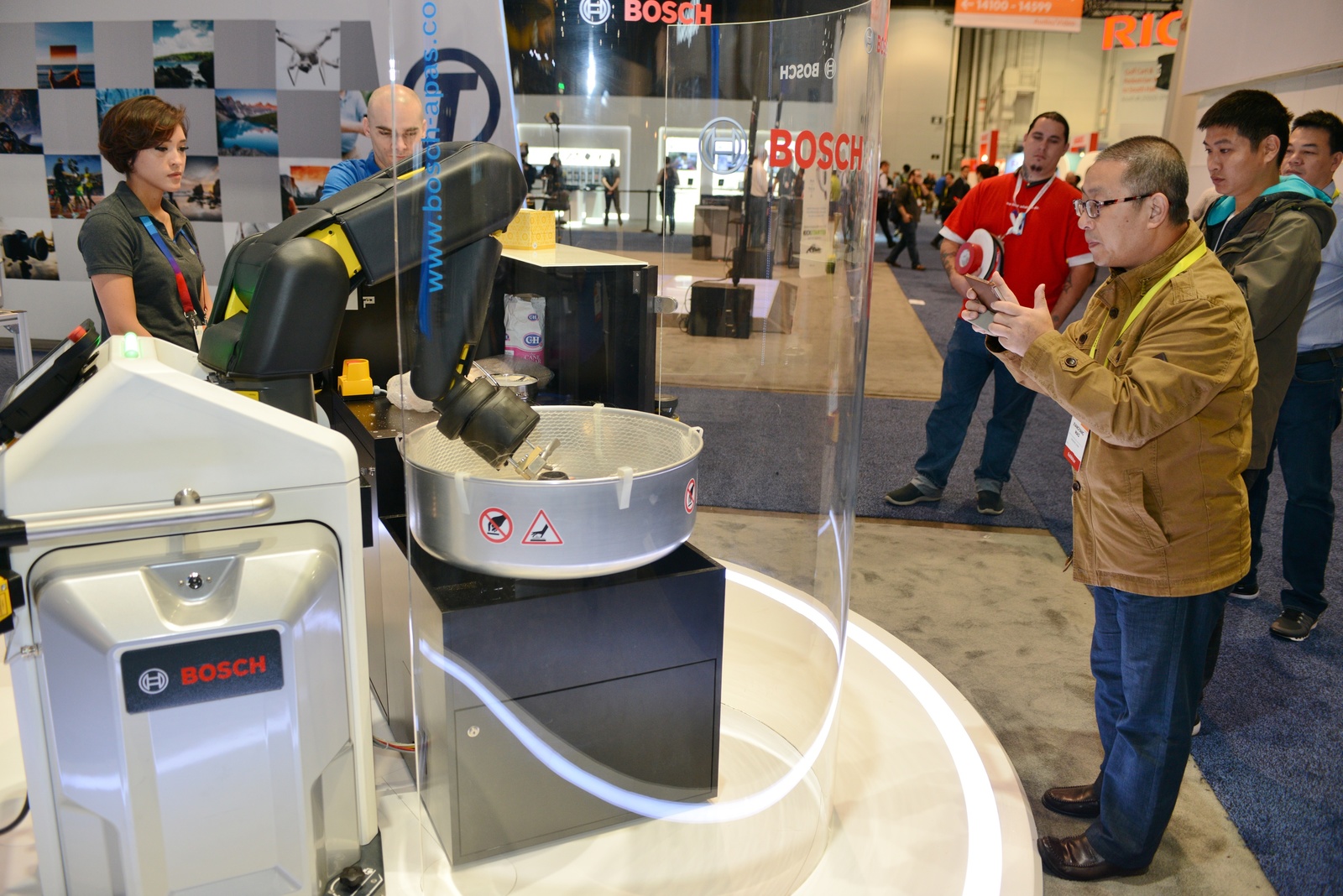 CES® 2017: l'Internet delle cose diventa personale - Bosch si focalizza sugli assistenti intelligenti