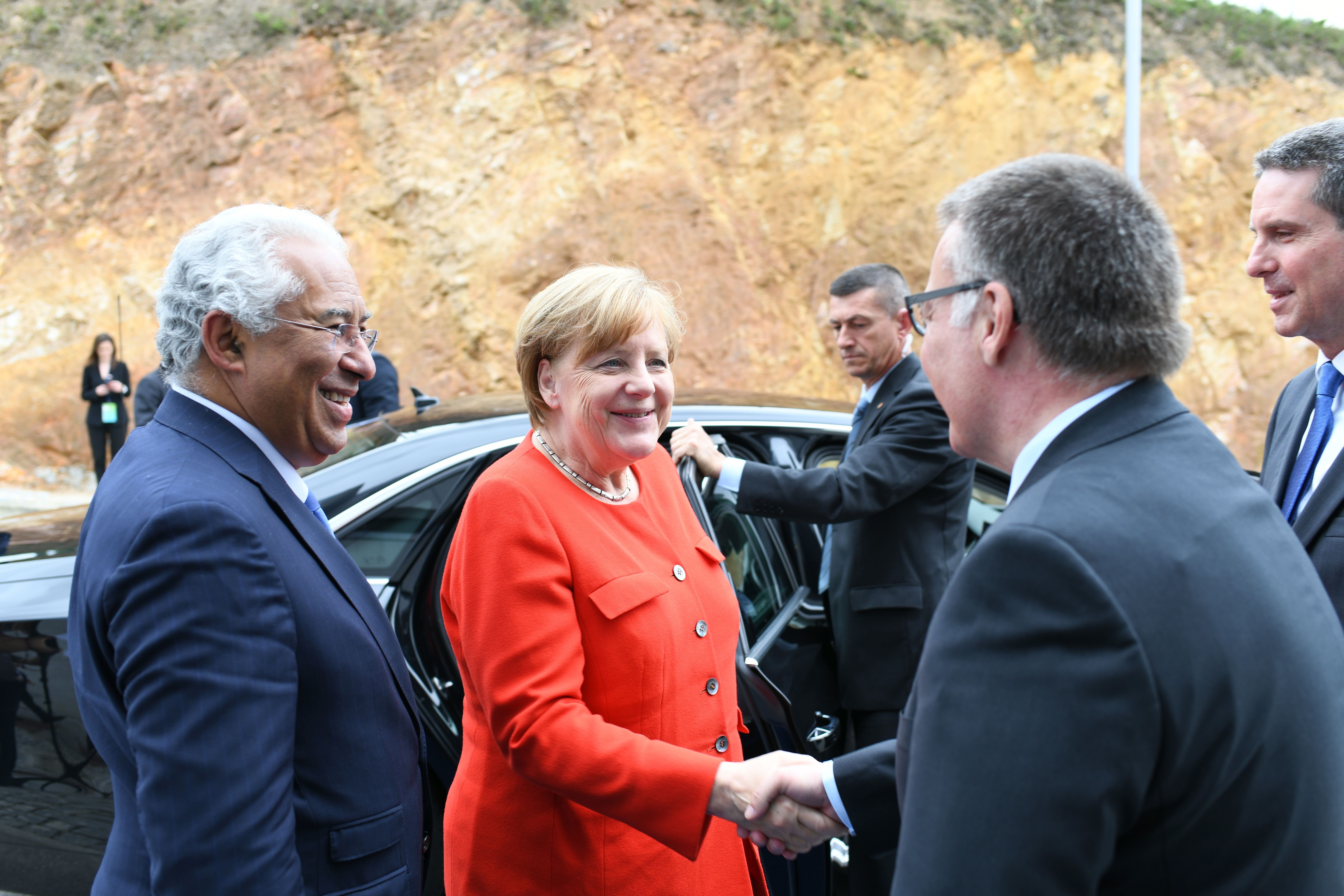 La cancelliera Merkel e il primo ministro Costa inaugurano il centro di tecnologia Bosch in Portogallo
