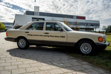 Baanbrekende passagiersbescherming: 40 jaar geleden lanceerde Bosch de elektroni ...