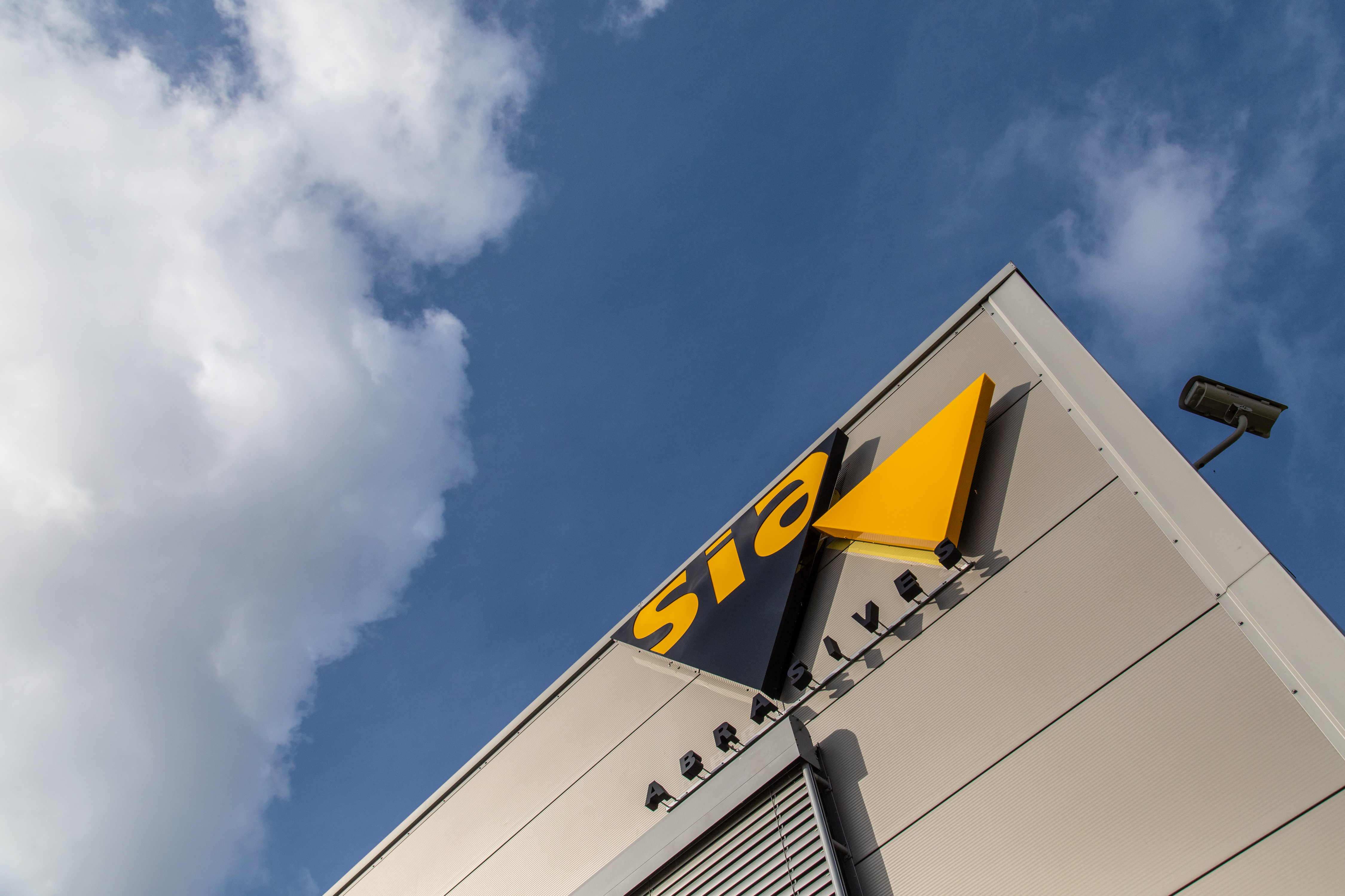 Spółka sia Abrasives umacnia swoją obecność  w Goleniowie i tworzy dział badawczo-rozwojowy