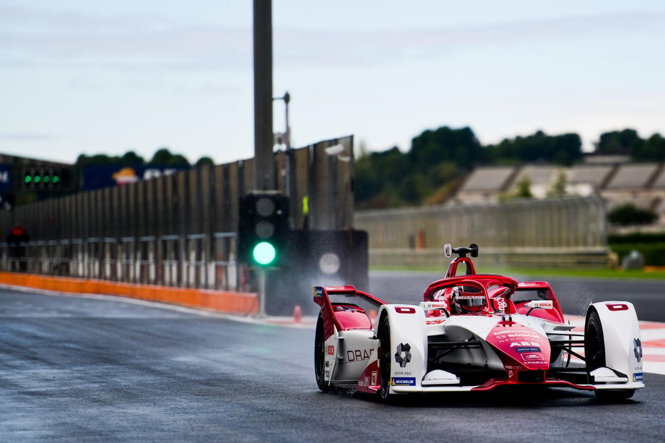 Electrifying motorsports: Bosch and DRAGON / PENSKE AUTOSPORT begin a long-term partnership in Formula E