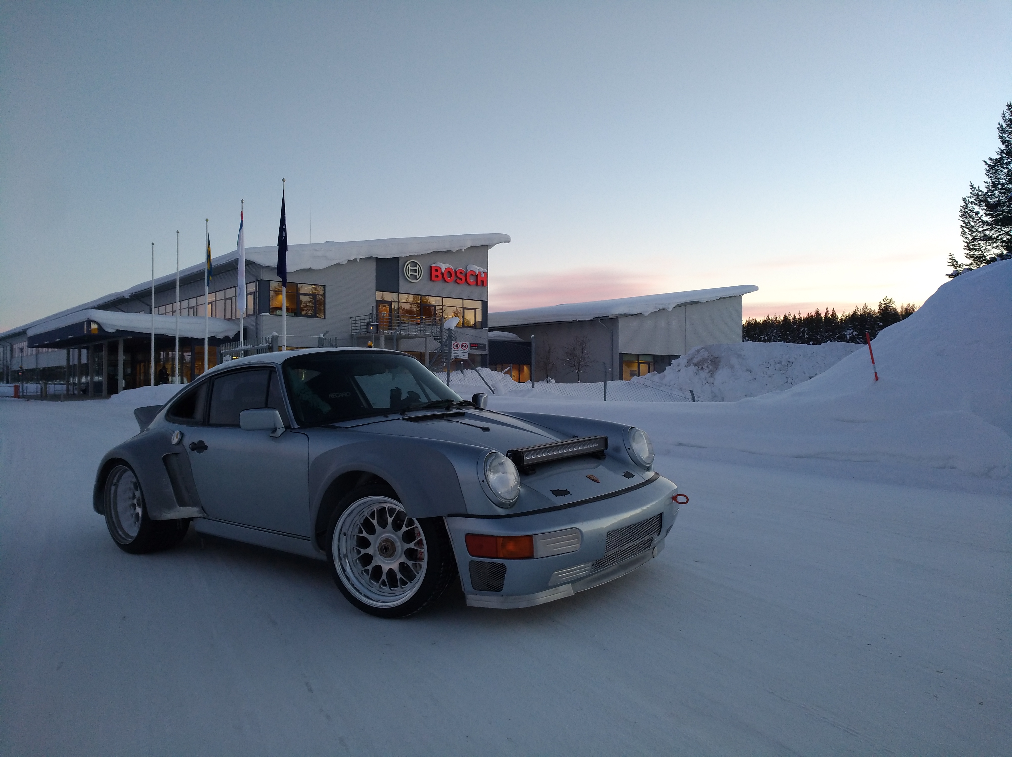 Singer Vehicle Design and Bosch Bring Modern Performance to the Air-Cooled Porsche 911