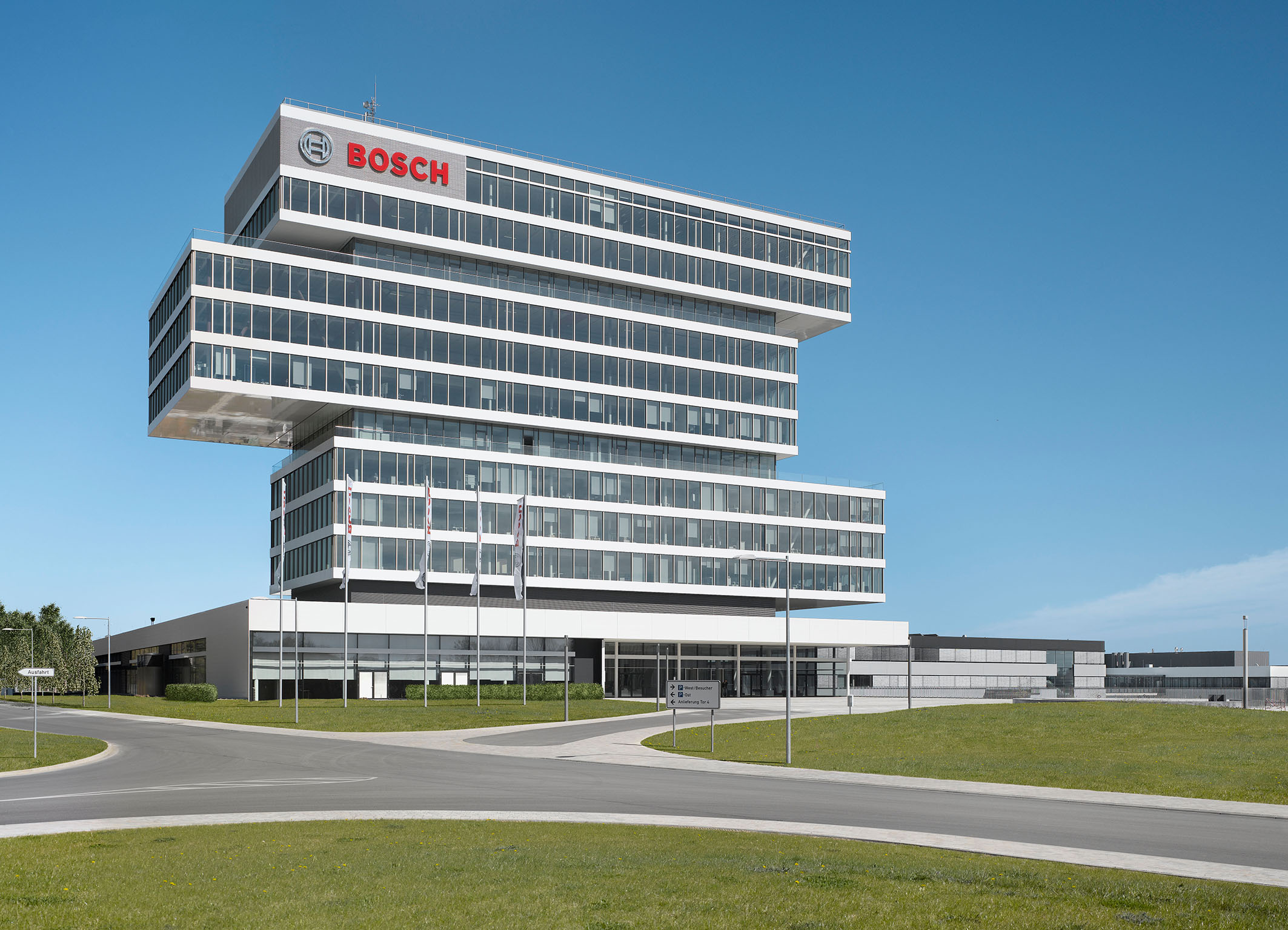 Místo pro technologii a inovaceBosch oficiálně otevírá nové výzkumné centrum v RenningenuKancléřka Merkelová: „Výzkum a inovace jsou zdrojem naší prosperity“