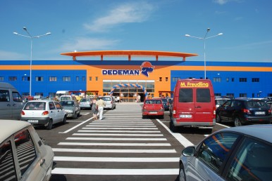 Clădirile Dedeman sunt echipate cu sisteme de securitate Bosch