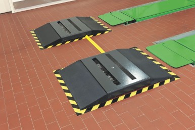 A new contribution to safety of vehicles by Bosch: the wear level of tires are m ...