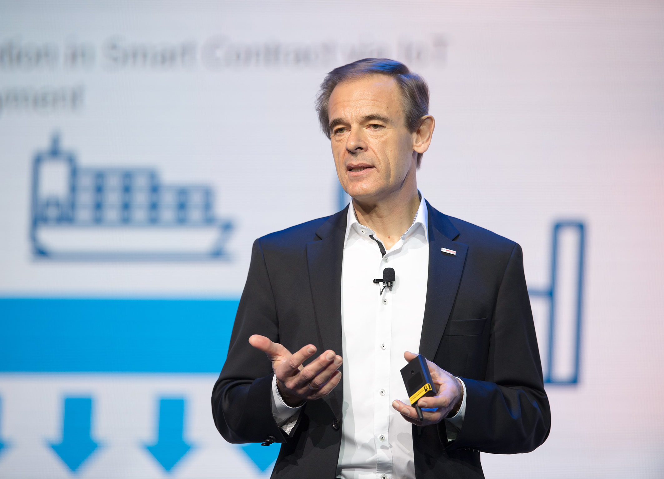 Taking the internet of things to the next level: Bosch-Chef Dr. Volkmar Denner bei der Keynote der Bosch Connected World 2017