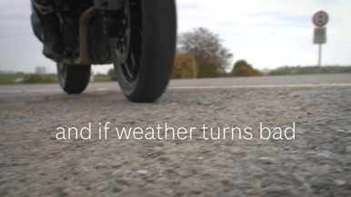 Rider information system: crystal clear display under any weather conditions