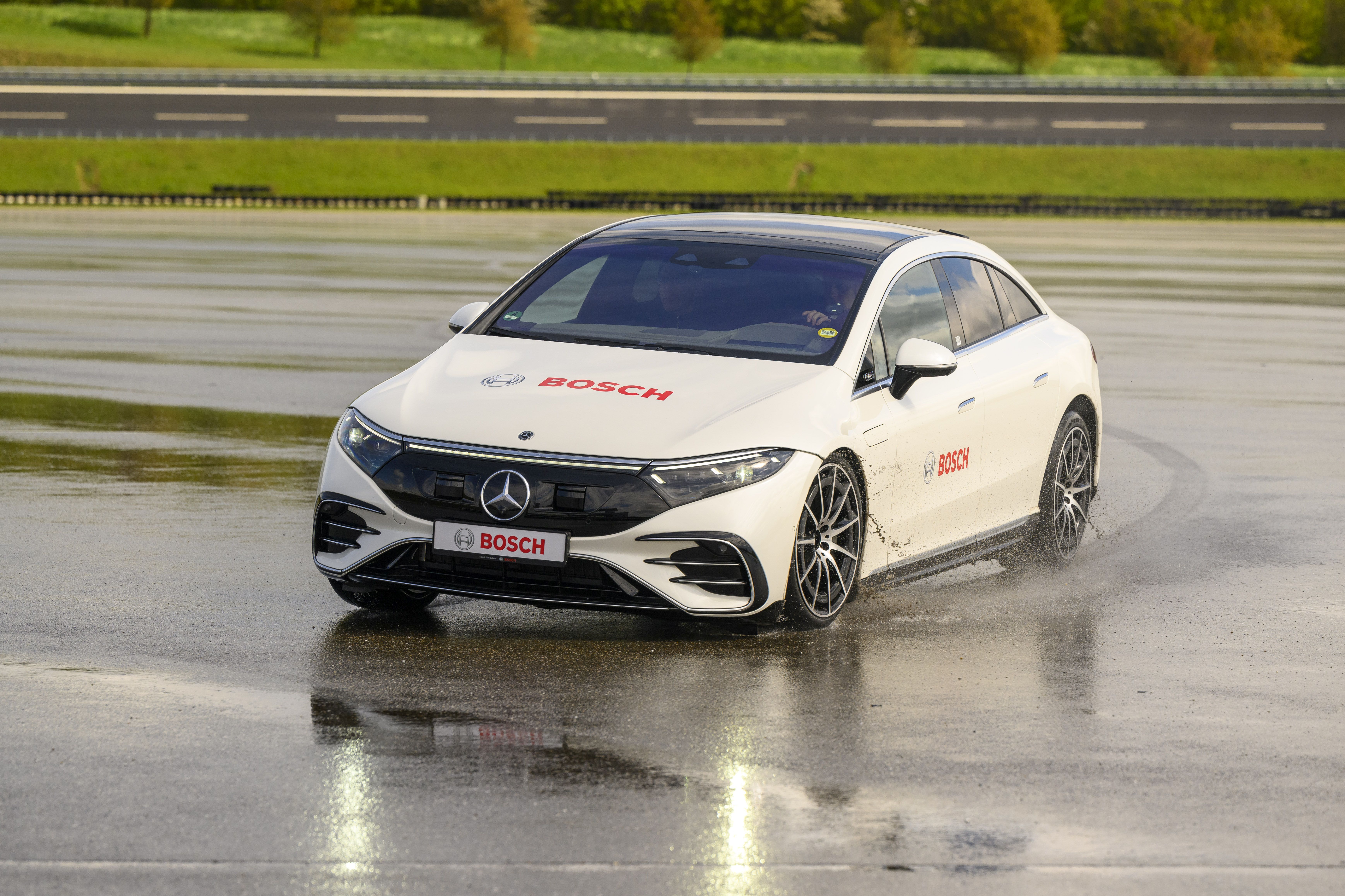 Algoritmi in azione: il Vehicle Motion Management di Bosch rivoluziona l'esperienza di guida
