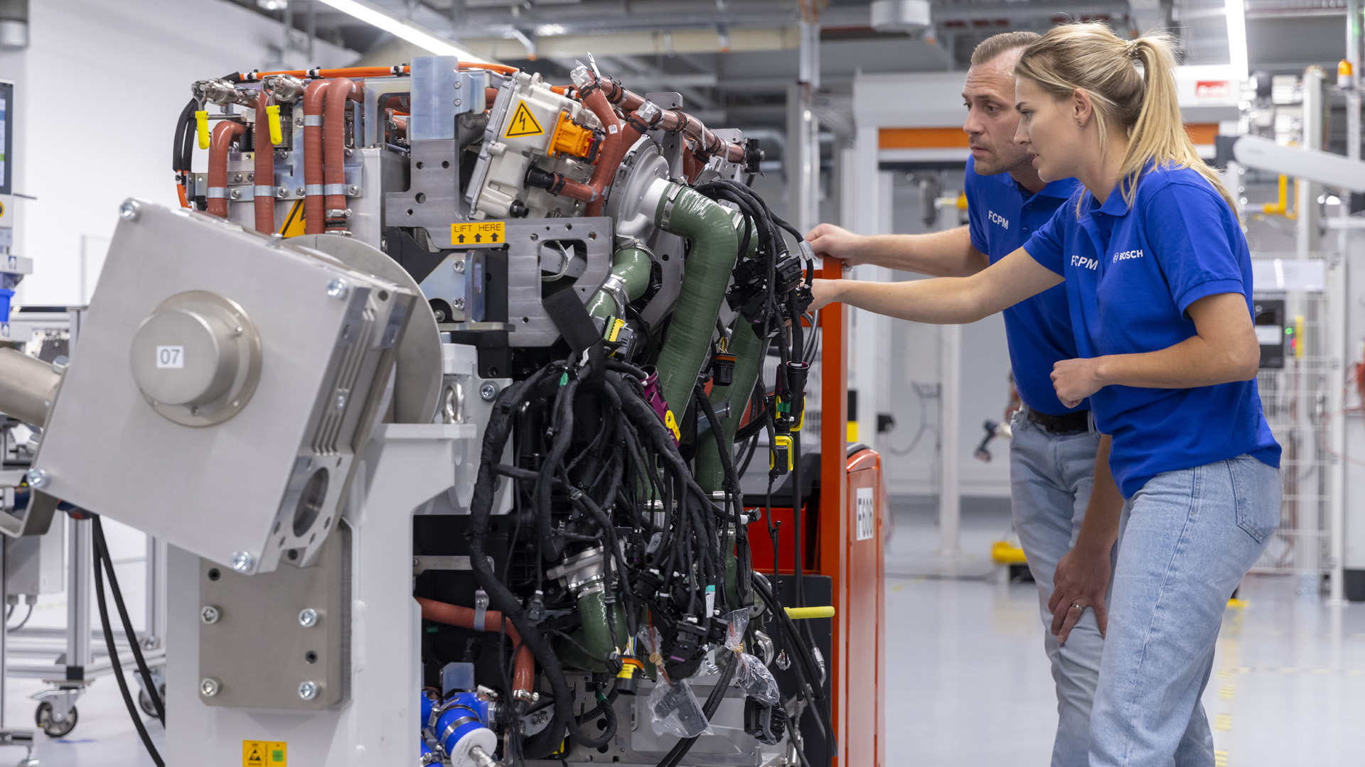 Manufacturing of the Fuel Cell Power Module (FCPM) in the Feuerbach plant