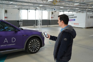 Driverless navigation to charge spots – thanks to Bosch and VW subsidiary Cariad 